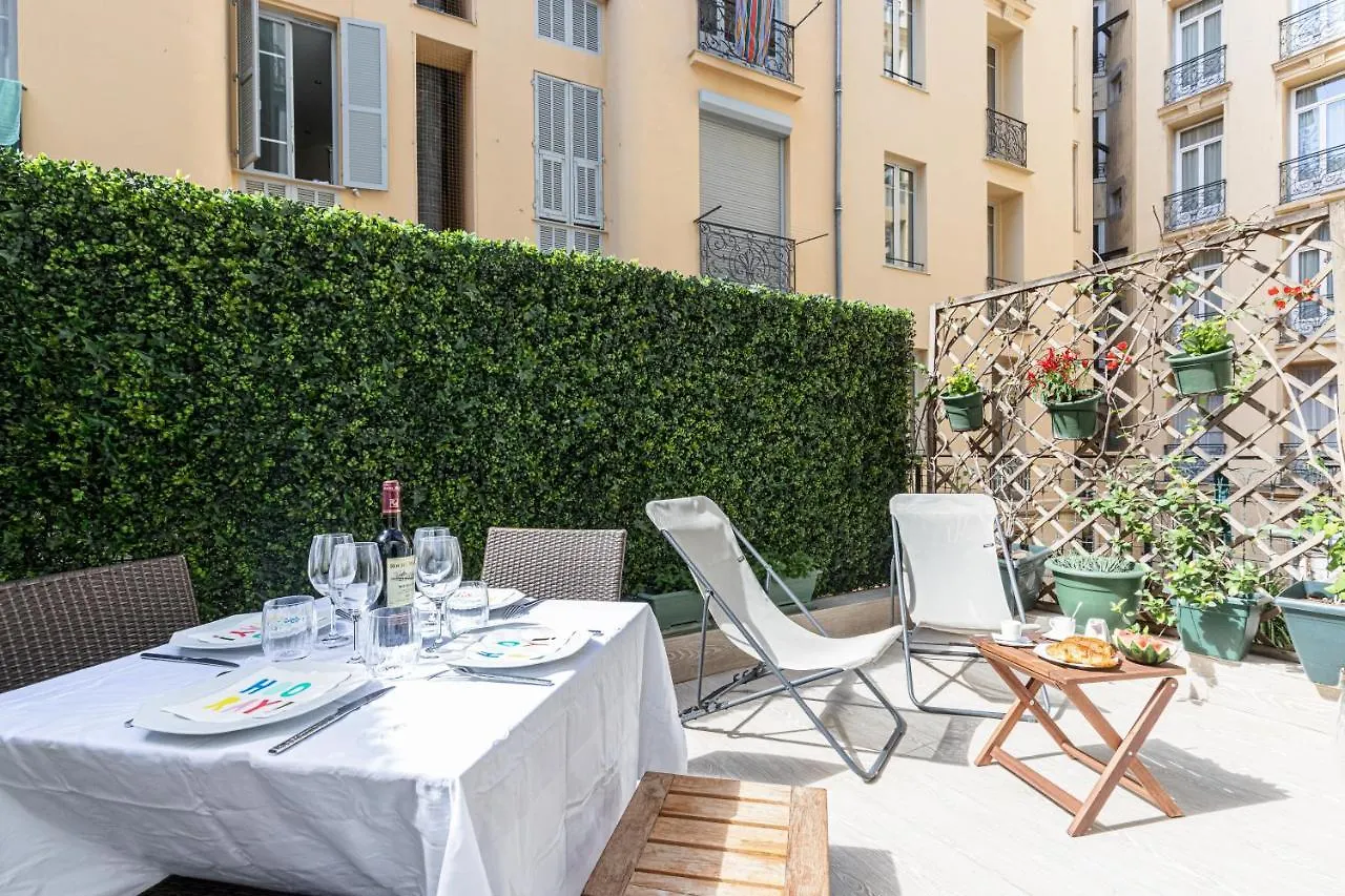 Feel Home - Grimaldi Nice 0*,  France