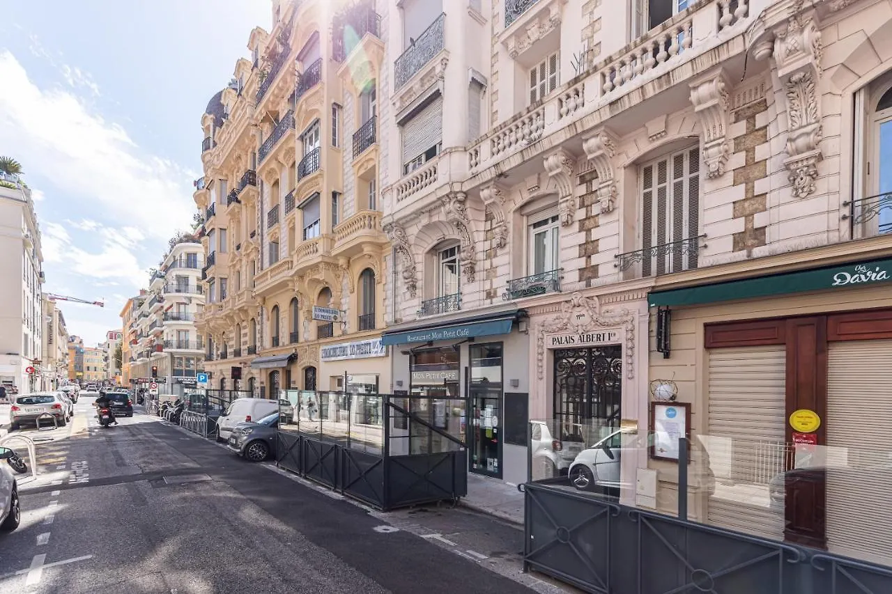 Feel Home - Grimaldi Nice 0*,  France
