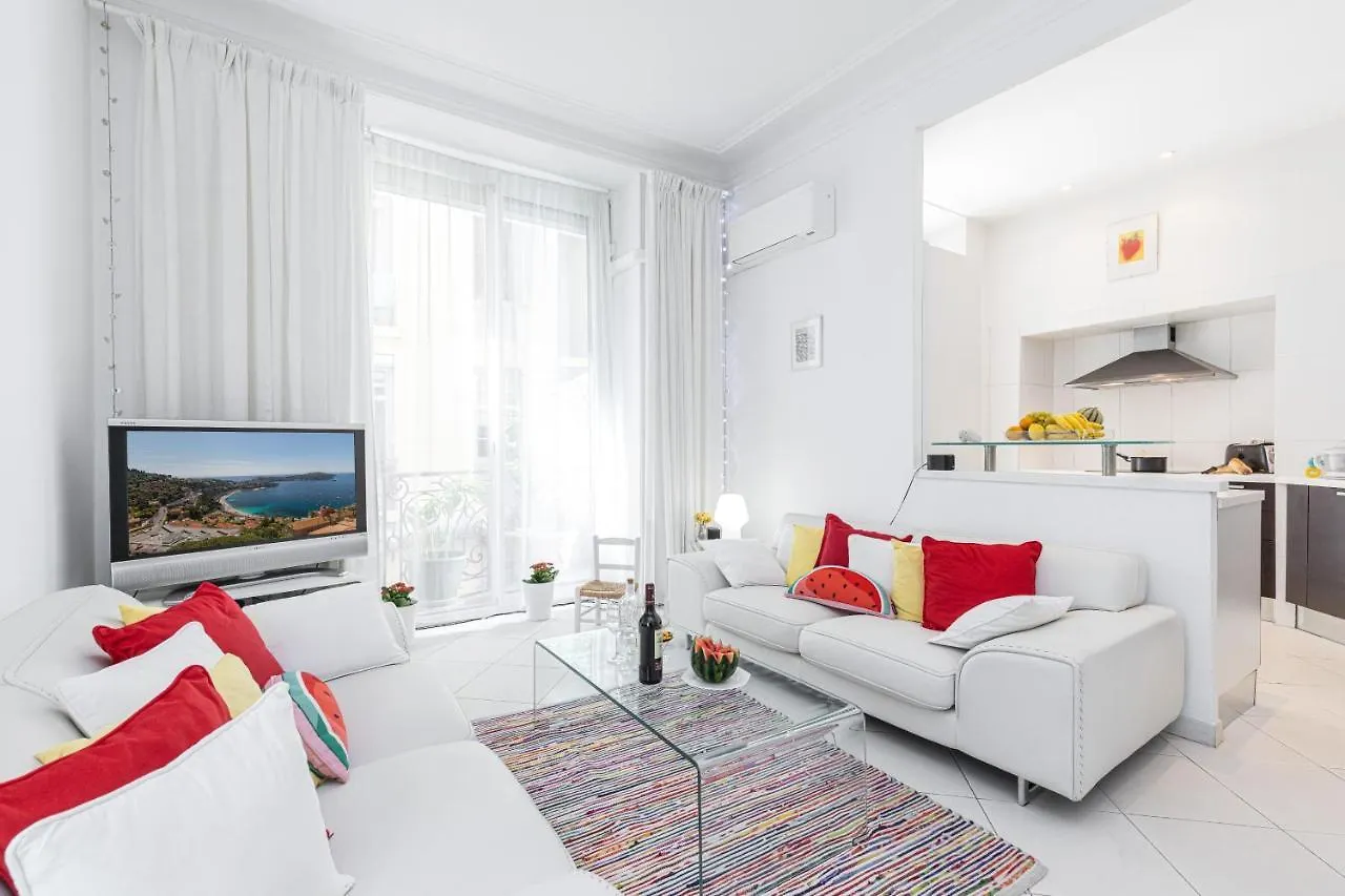 Feel Home - Grimaldi Nice 0*,  France